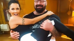 Oana Zăvoranu, rănită la repetiţiile pentru ”Uite cine dansează”! Are picioarele numai bandaje
