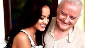 Scandal monstruos în showbiz! "Irinel Columbeanu își ține iubita ca pe un cățeluș, în lesă"