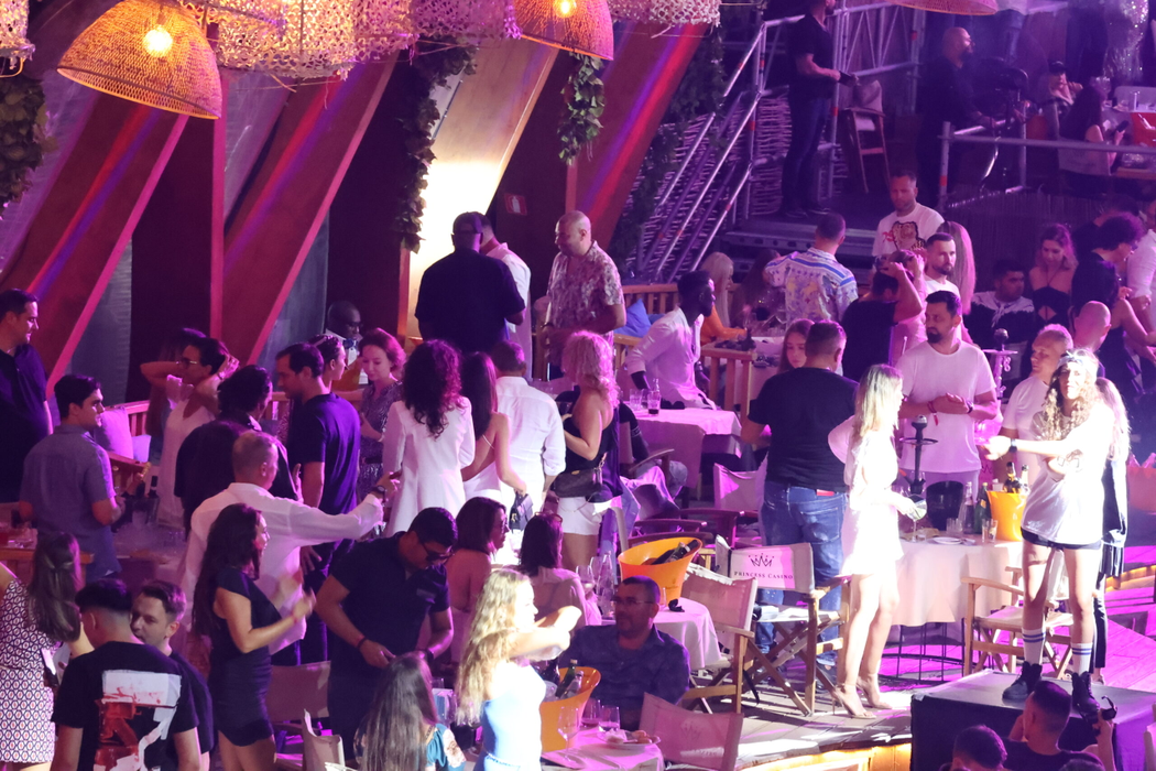 A fost full la Nuba, cu ocazia concertului susținut de rapperul Tyga (Foto: CANCAN.RO)