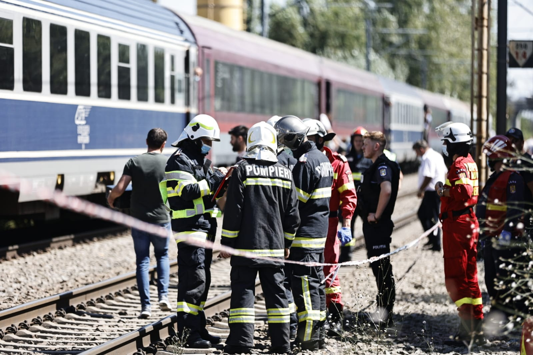 Accident grav pe linia de cale ferată București – Constanța. O persoană a căzut sub tren și a murit | FOTO