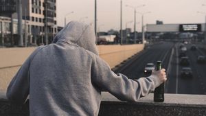 Pasiunea pentru o tânără l-a costat libertatea. Cum a ajuns un ieșean la închisoare după ce a încercat să o „cucerească”