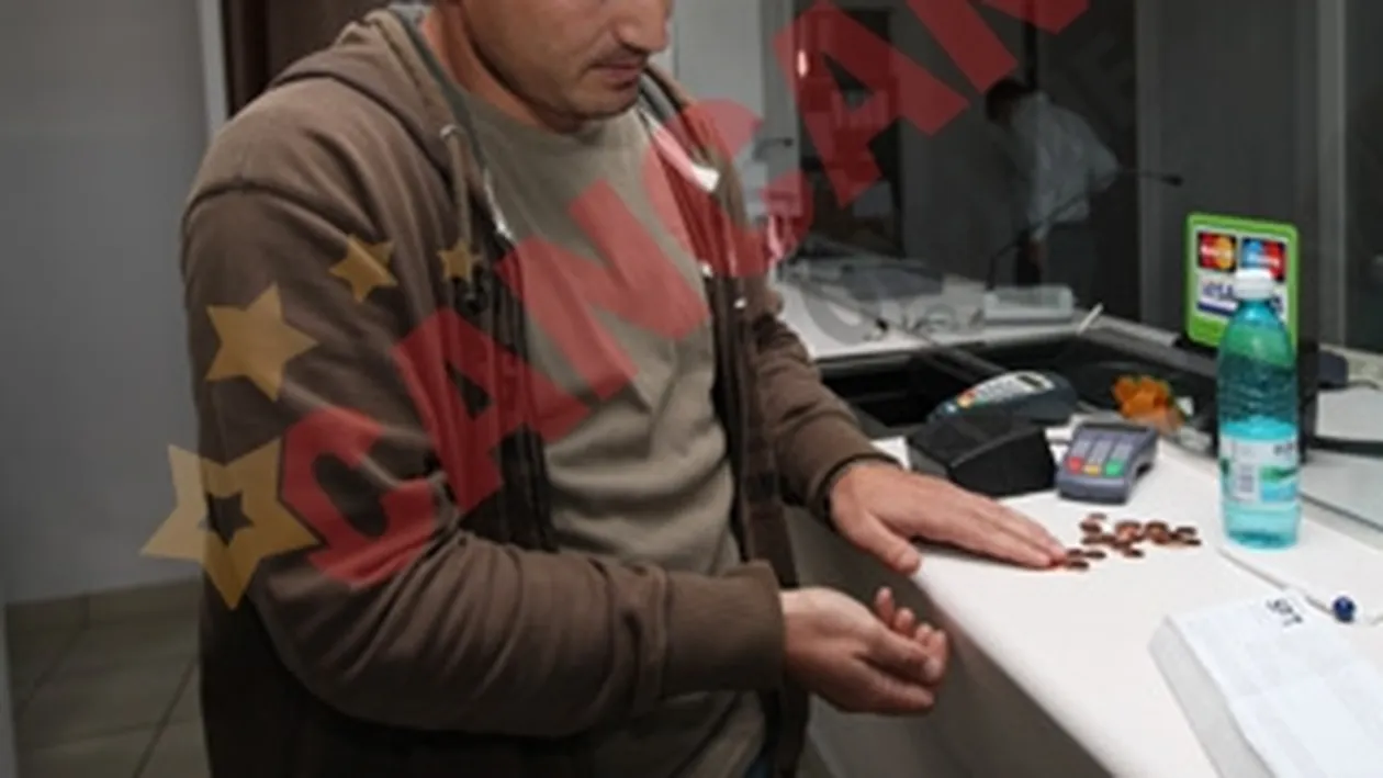 Tanarul care si-a achitat amenda de 1000 de lei cu monede de 5 bani s-a dus sa plateasca diferenta!