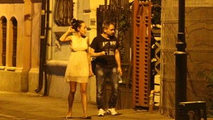 Nidia Moculescu n-are pretentii ca iubitul sa-i ia genti scumpe si s-o duca in vacante luxoase! Ce i-a cumparat in Centrul Vechi