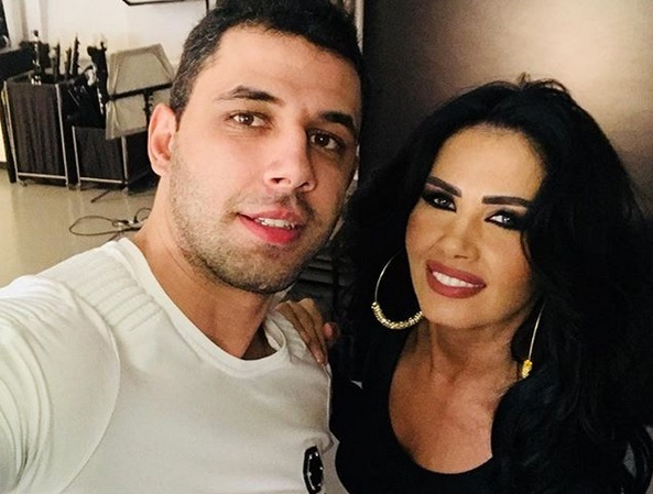 Cu cât se vinde o masă „Oana Zăvoranu”! Se folosesc de numele brunetei ca să facă bani