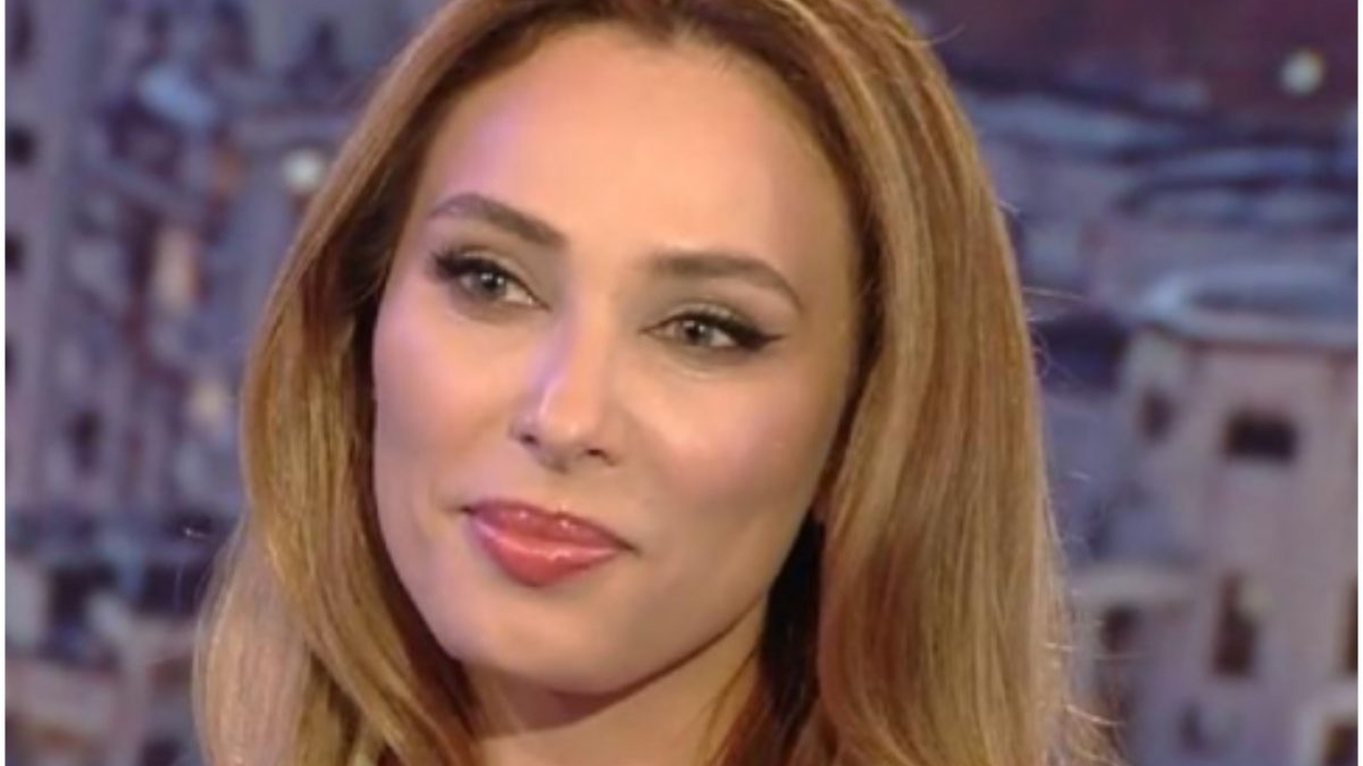 Iulia Vântur s-a întors în România! Adevăratul motiv pentru care vedeta a luat această decizie 