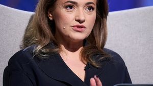 De ce a divorțat, de fapt, Cristina Bâtlan, de la Imperiul Leilor. După 26 de ani de căsnicie