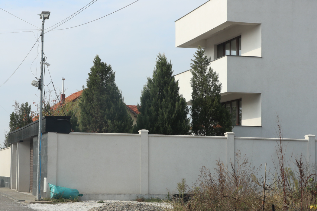 Laura Teodoru, frumoasa ex-ştiristă de la DIGI24, a dat apartamentul din nordul Capitalei pe această vilă, situată într-o zonă selectă