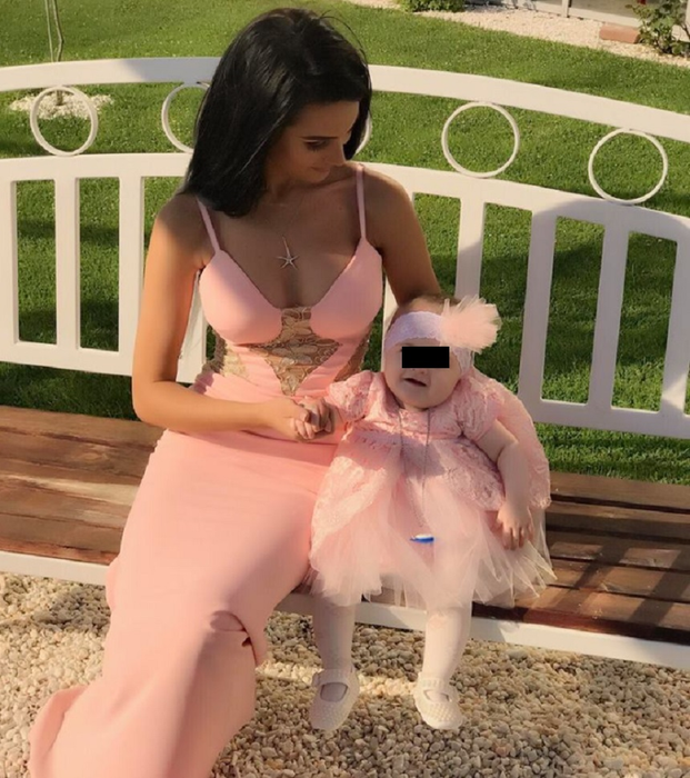 Bianca de la „Insula Iubirii” şi-a schimbat look-ul cu ocazia unui botez, la care a fost naşă! Cum arată acum concurenta show-ului TV