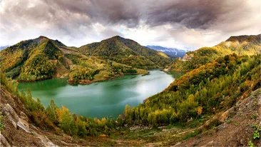 Lacul din România care îți oferă un peisaj de poveste. Trebuie să ajungi măcar o dată