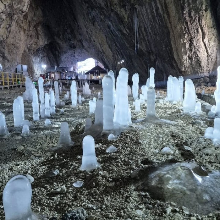Sursa foto: Facebook Peştera Ialomiţei - Bucegi