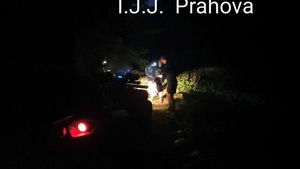Drumeție cu peripeții. Trei tineri au sunat la 112, speriați de o viperă și de urmele unui urs VIDEO