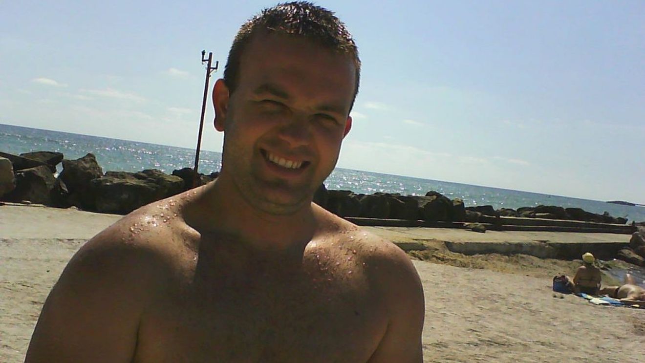 El este tânărul care s-a înecat în mare la Mangalia, în timp ce încerca să salveze o femeie! Doi copii au rămas fără tată