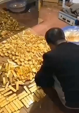 Aproape 14 tone de aur s-au găsit în casa unui politician din China și 30 de miliarde de lire sterline în contul său bancar. Bărbatul este cercetat pentru luare de mită