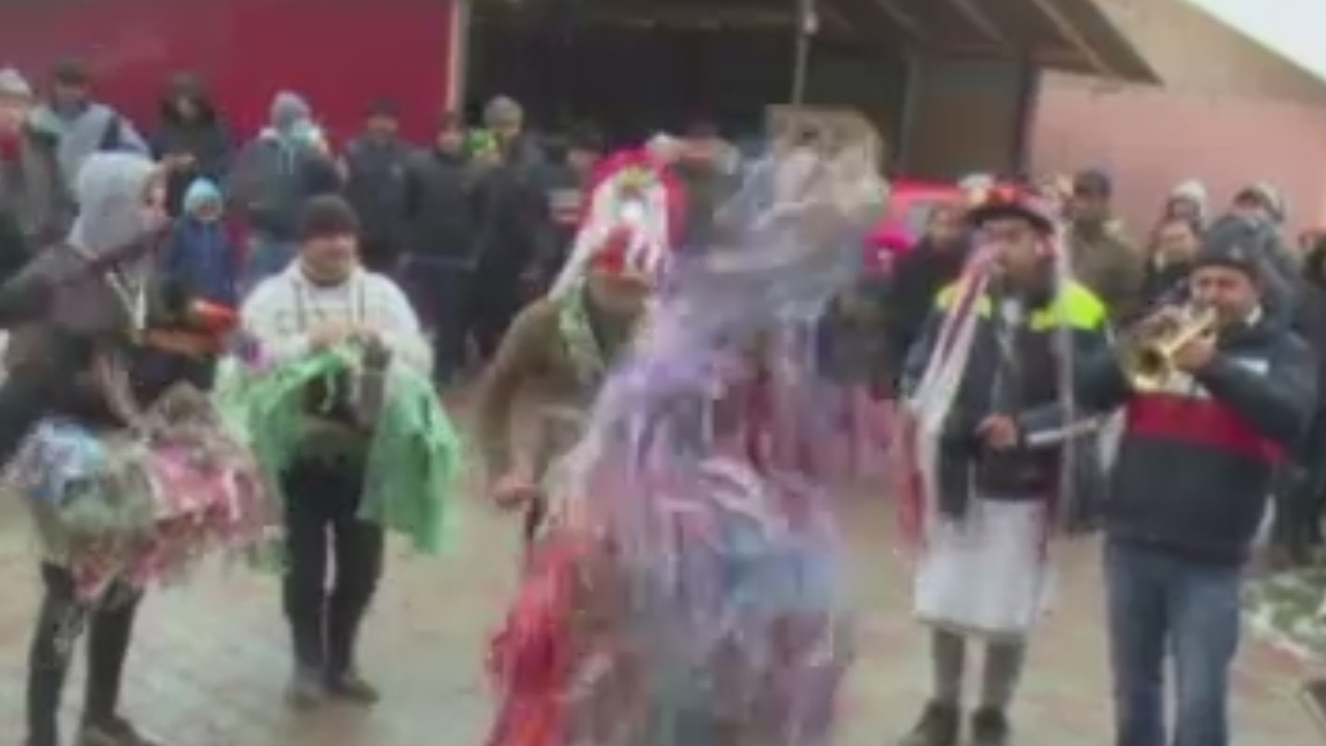 Revelionul pe stil vechi, sărbătorit în toată ţara! Ce au făcut oamenii în Vaslui