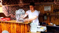 Nu e banc cu olteni! Câștigătorul Masterchef inventează pizza cu praz, Nea Mărin de la Băilești