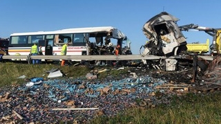 Coliziune intre un camion si un autocar, soldata cu 36 de morti in Brazilia