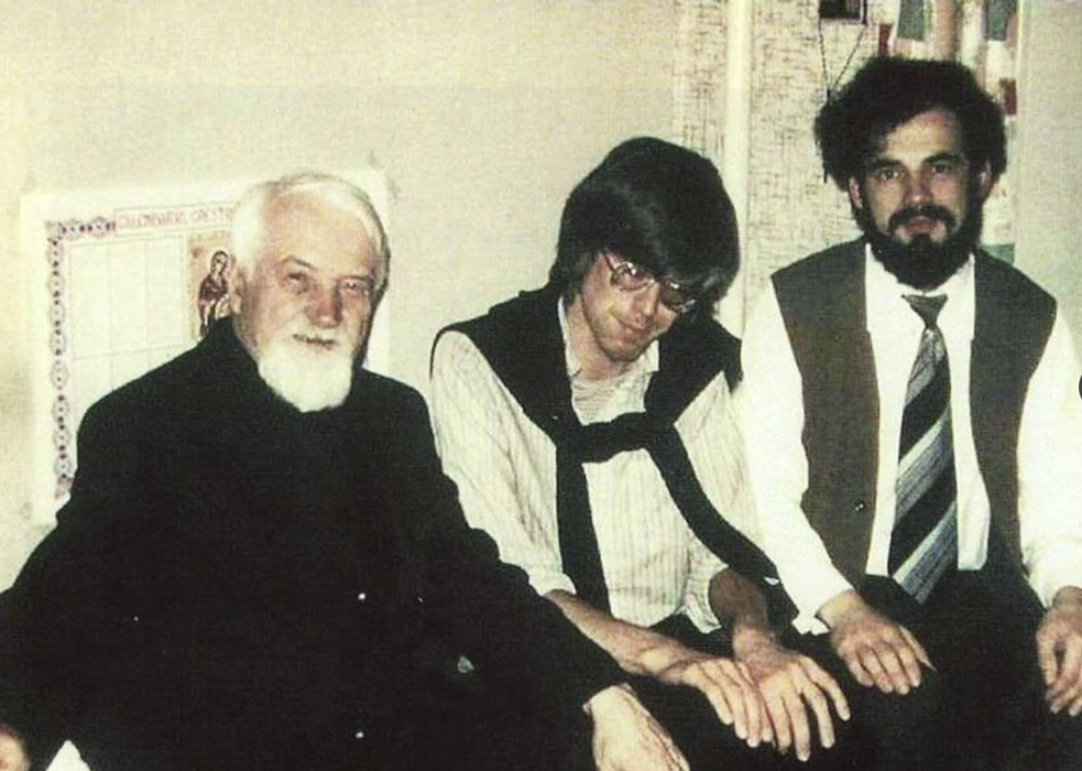 Cum arăta Patriarhul Daniel în tinerețe. Imagini RARE cu șeful Bisericii Ortodoxe