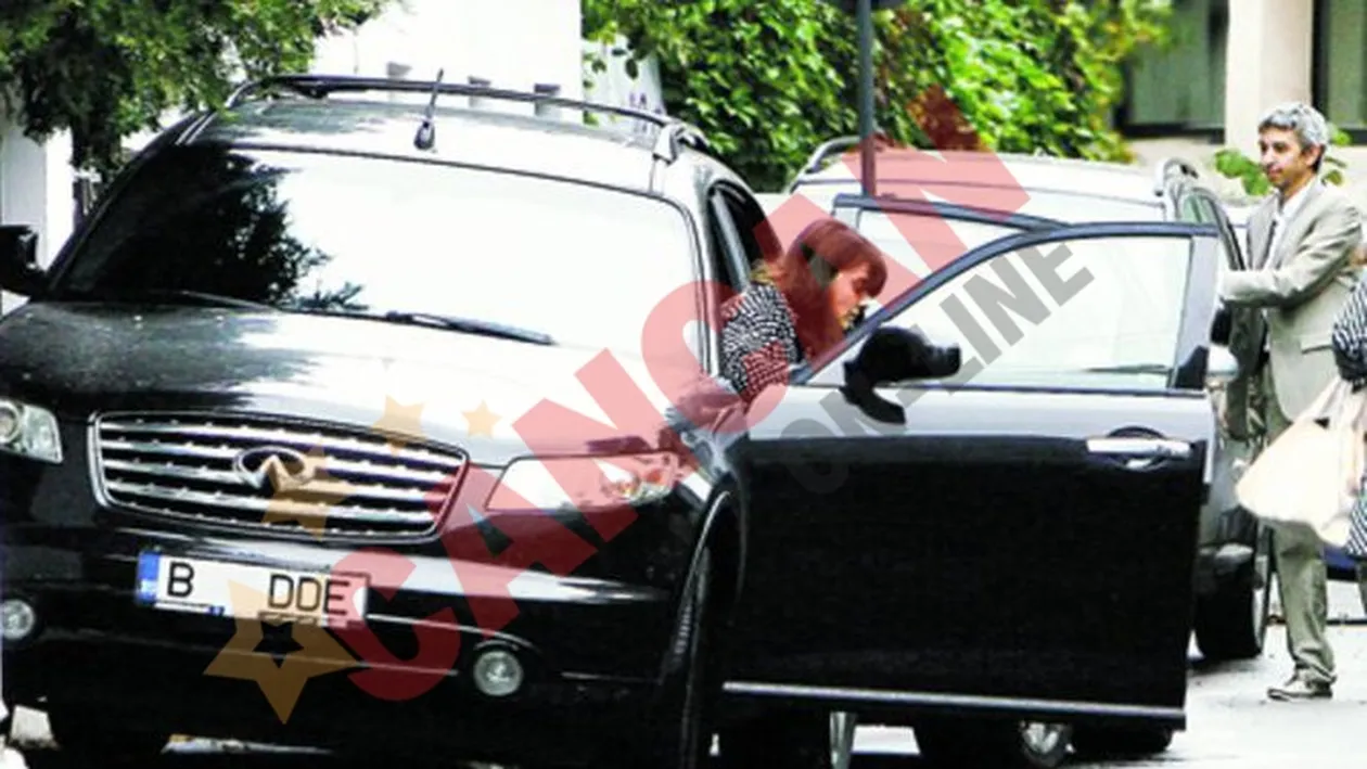 Merg la cumparaturi cu doua masini