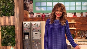 Gina Pistol e "cocos" in casa lui Alin! Blonda e fata buna la toate