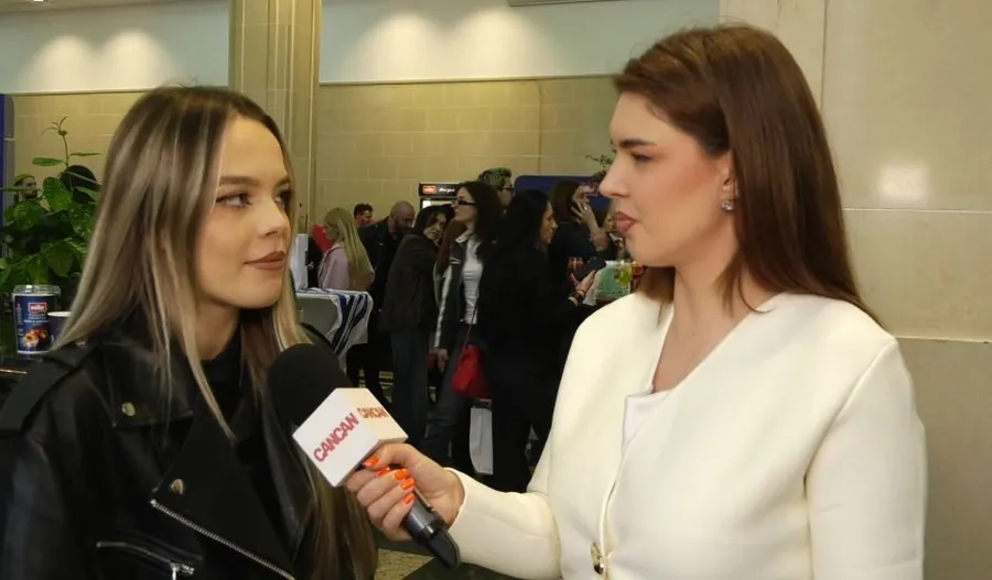 Artista Bianca Tilici povestește prima experiență pe scenă în fața lui Ștefan Bănică