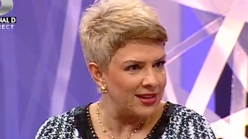 Teo a primit cea mai frumoasa declaratie: "Ce frumoasa esti. Cat de bine arati" Teo: "Te iubesc. Esti genial"
