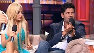 Era in direct la TV, dar n-a vazut nimeni ca sanii i-au iesit de sub rochie! Uite ce-a patit Casandra lui Ogica
