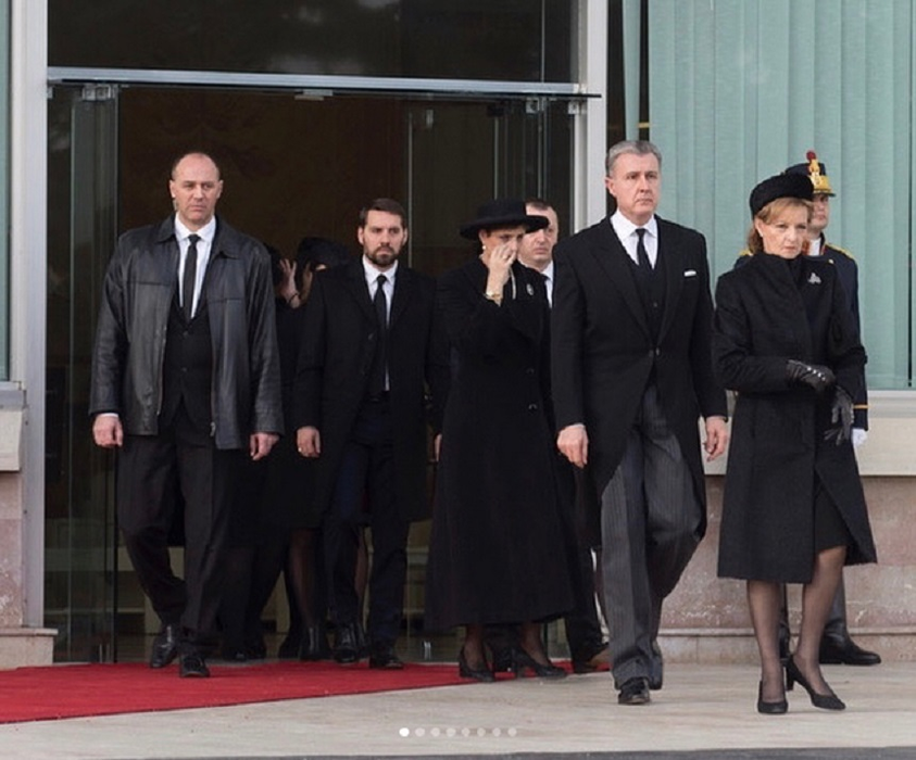 Ce s-a întâmplat azi la Palatul Elisabeta! Membrii Casei Regale, într-o ipostază rară la o săptămână după ce Regele Mihai a fost înmormântat
