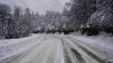 A venit iarna în septembrie. Mai multe zone din țară au fost acoperite cu zăpadă | VIDEO