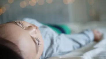 Și-a sufocat bebelușul! Tatăl copilului ar fi Angel Agache, un cunoscut deputat