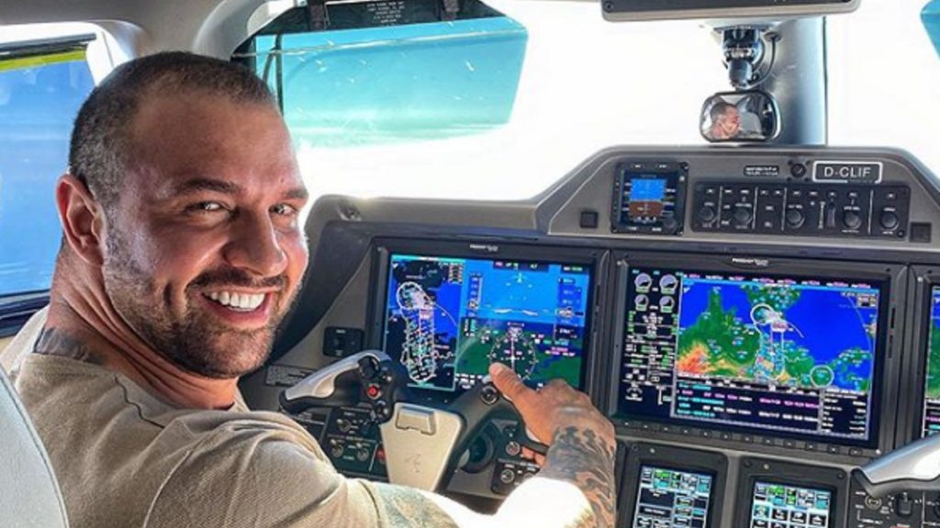 Între două nu te plouă, dar nici bine nu îți este! Alex Bodi le-a spus „pa-pa” Biancăi și Dariei și a plecat în vacanță cu fosta soție