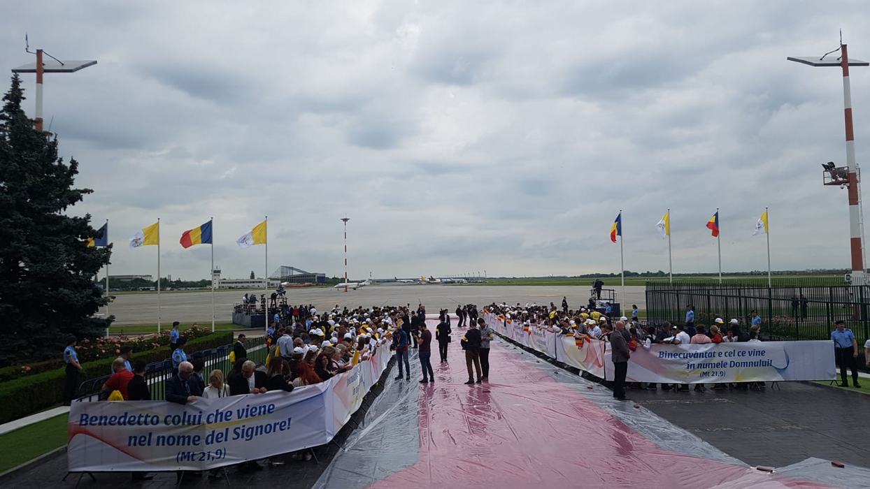 Papa Francisc este în România! Imagini super-exclusive + informații în premieră