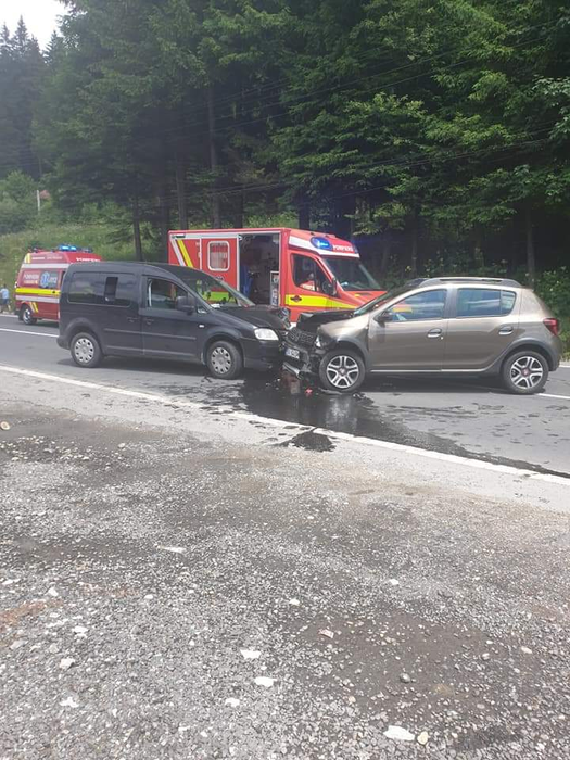 Accident grav în Brașov! 5 persoane au fost transportate la spital