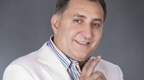 Râzi cu lacrimi! Cum a ajuns, de fapt, Vali Vijelie să renunțe la celebra lui mustață. Vinovată este chiar Minodora!