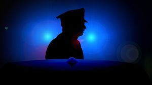 Caz șocant la o secție de Poliție din Alba Iulia. Un polițist a tras, din greșeală, în timp ce se efectua schimbul de tură