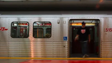 Un pachet suspect a fost gasit la statia de metrou Pentagon din Arlington