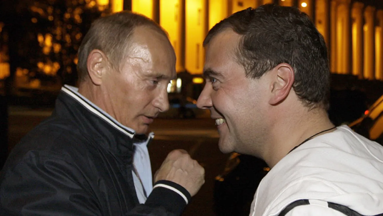 Tovarase sexy pentru Putin si Medvedev