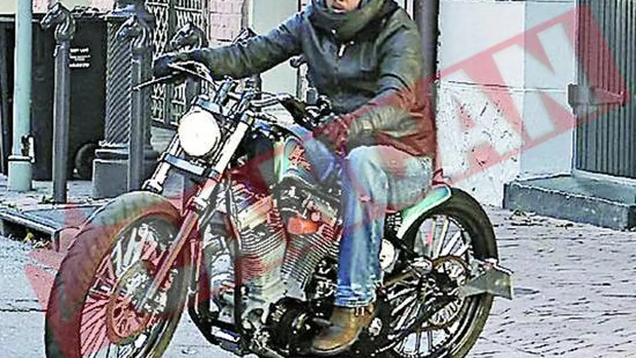 Vrea sa comunice cu mortii