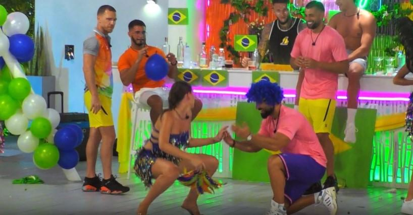 Iustina a renunțat la orice inhibiții /Foto: Captură Video Antena 1
