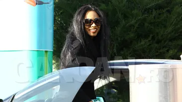 Laurette e jucăuşă foc. Am filmat-o într-o spălătorie auto în cele mai… ”nebunatice” poziţii!