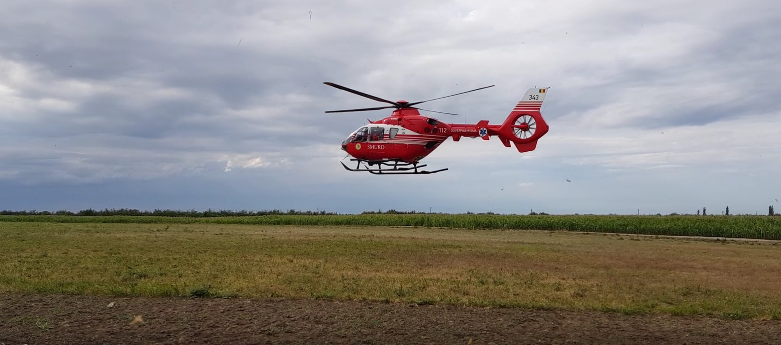 Victima accidentului a fost transportată cu elicopterul la spital