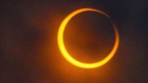 Eclipsă totală de Soare, imagini incredibile! Vedetele nu au ratat momentul rar