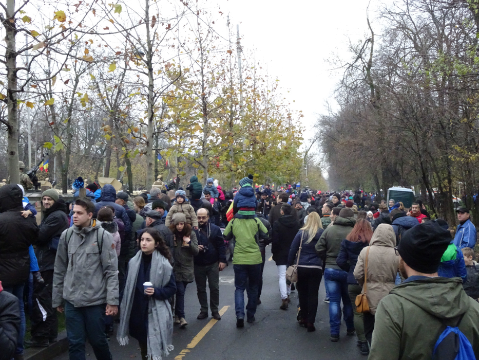 La paradă au fost prezenţi în jur de 10.000 de oameni