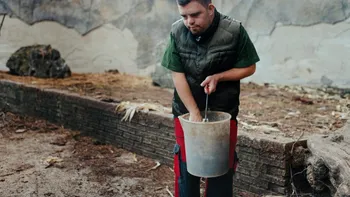 Un român plecat la muncă în străinătate se revoltă: „Suntem sclavii Europei!”