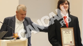 Primarul Oprescu a premiat peste 30 de olimpici internationali. Cei mai buni elevi, trimisi in excursie la Roma!