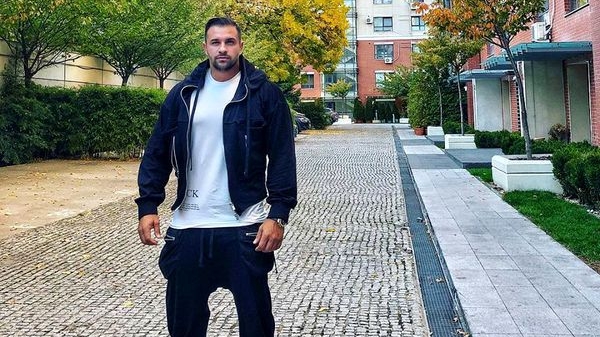 Alex Bodi, mesaj surprinzător pe Facebook. “Înconjoară-te de câini, nu de javre!” Cu cine s-a fotografiat soțul Biancăi Drăgușanu