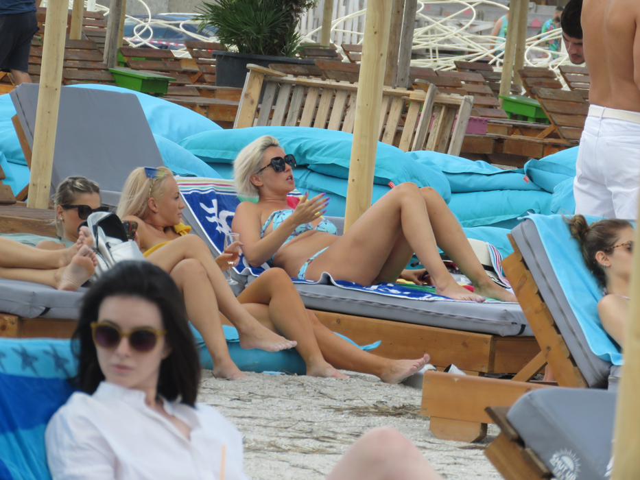 Diana Dumitrescu se relaxează la mare