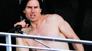 Tom Cruise a facut pe rockerul in balcon
