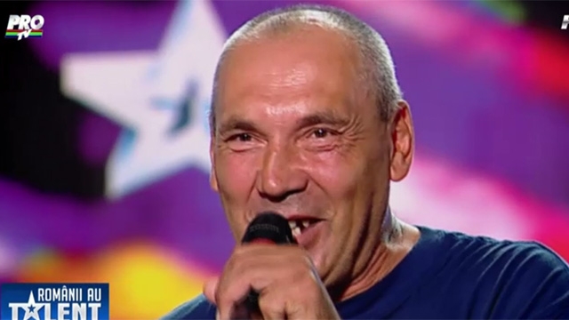 "Unde ai fost pana acum?" Un sofer a plecat in lacrimi de fericire de la Romanii au talent. Talentul lui i-a impresionat pe jurati