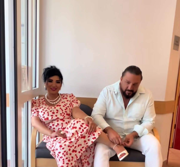 George Restivan a luat exemplu de la Selena Gomez! I-a sărutat picioarele Adrianei Bahmuțeanu