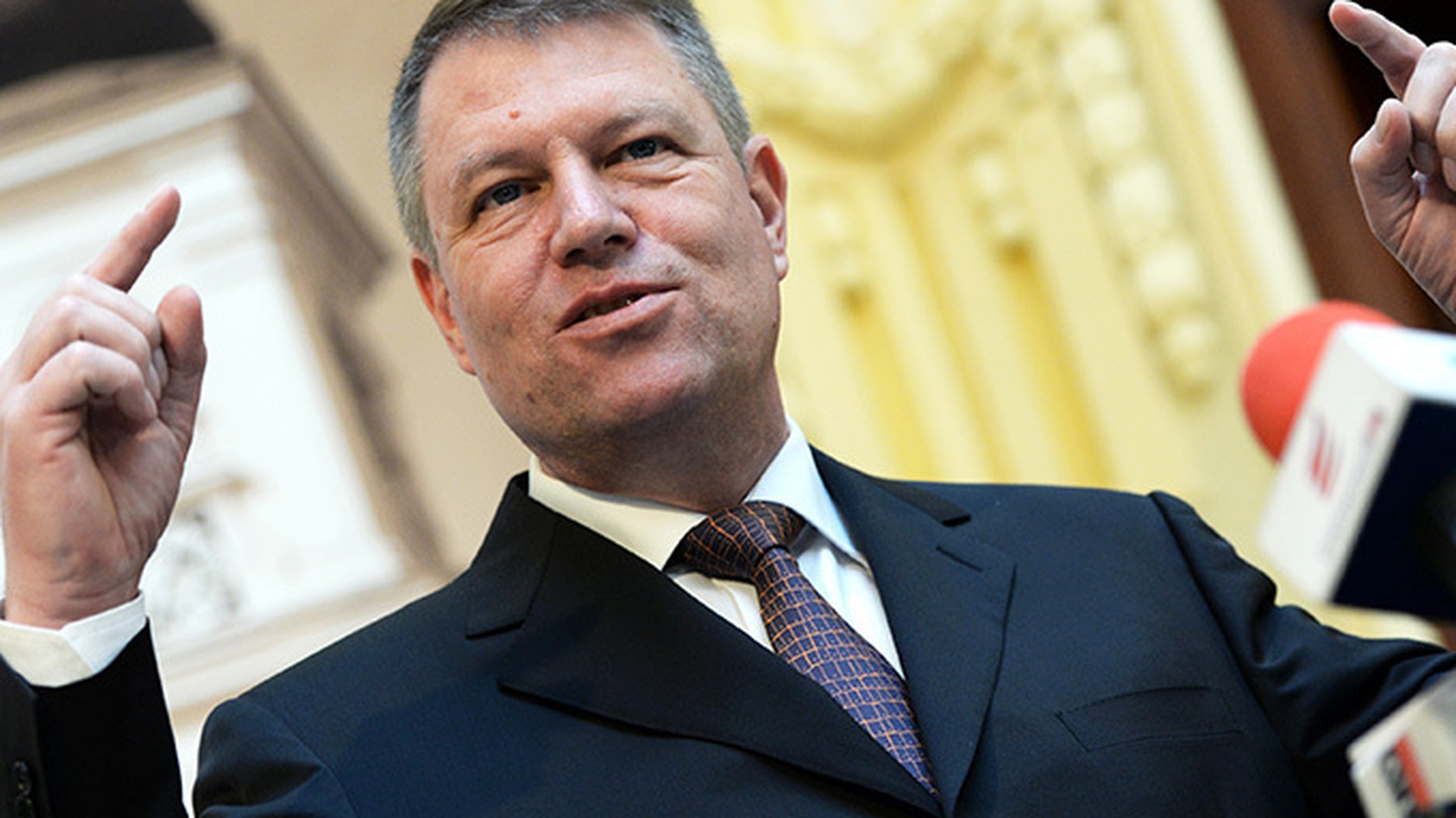 KLAUS IOHANNIS a semnat pentru OUG 13 şi OUG 14